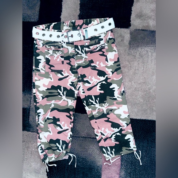 Younique Pants - Younique Camouflage crop Capri pants NWOT belt size 9 Y2K Vintage